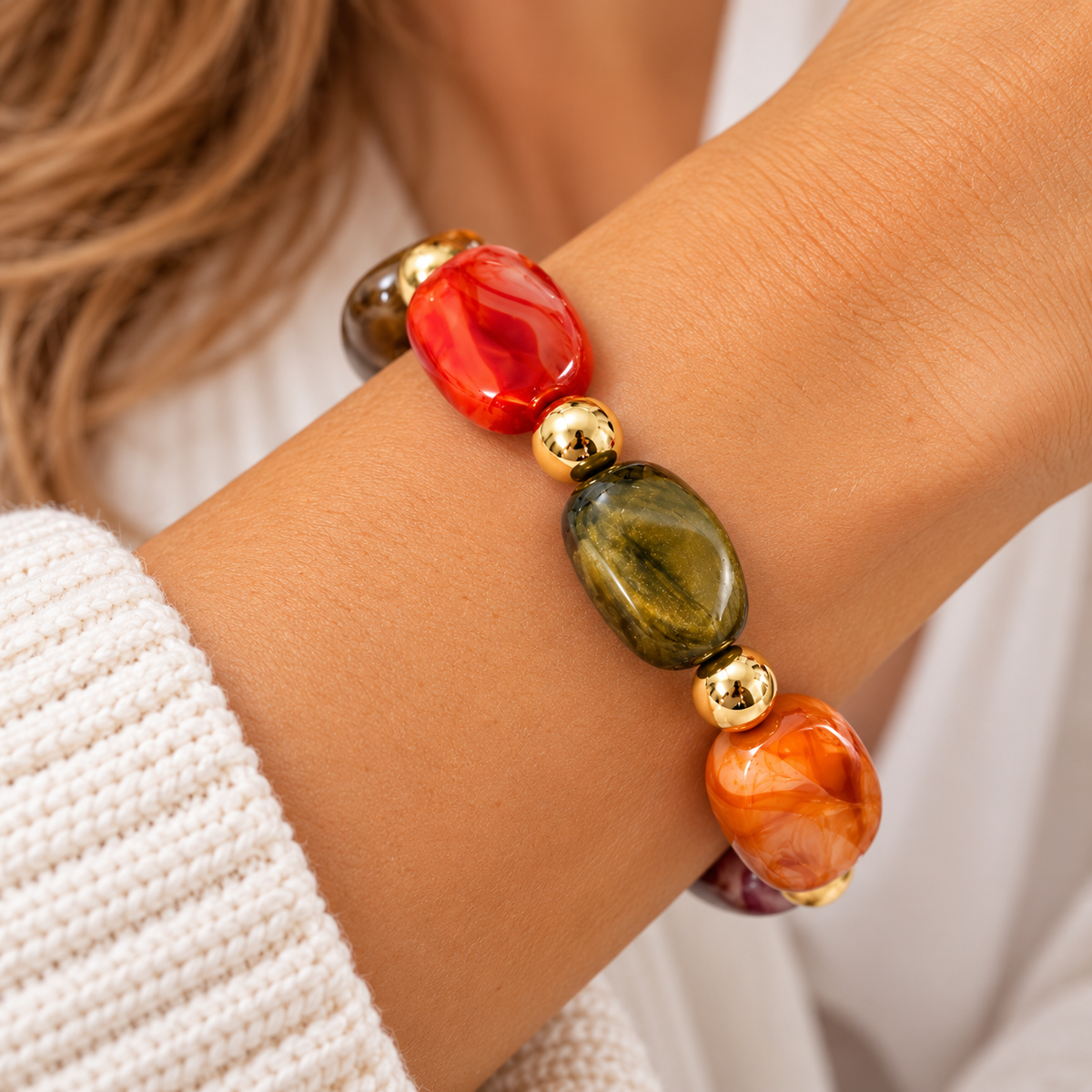PULSERA PIEDRAS MULTICOLOR Y DETALLES DORADOS